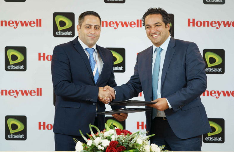 إبرام اتفاقية بين هانيويل واتصالات مصر والعاصمة الإدارية على هامش إنترسك 2020