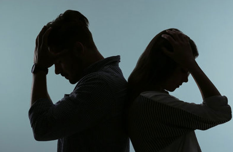 القلب المنكسر.. دراسة تكشف مفارقة لافتة بين الرجال والنساء