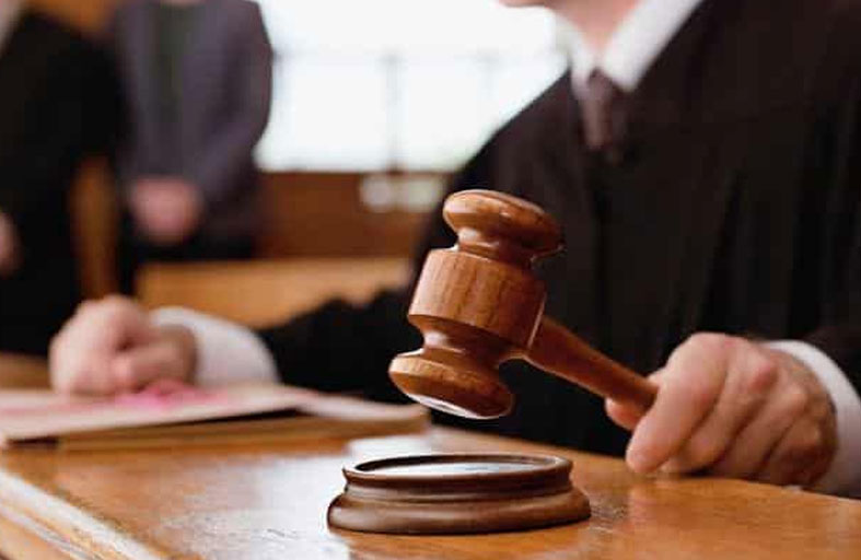 يقاضي مطعمًا فضح خيانته لزوجته