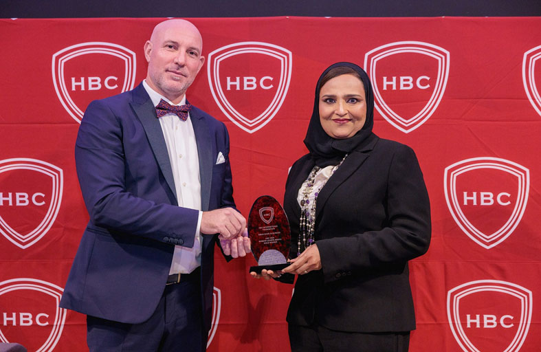 جمارك دبي تفوز بجائزة  « HBC » للقيادات النسائية في لندن 