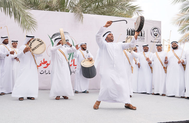 الإمارات تتألق كوجهة سياحية عالمية بأجواء احتفالية ومهرجانات ضخمة