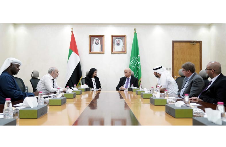 جامعة الشارقة تستقبل وفدًا من مركز الشارقة لريادة الأعمال (شراع)
