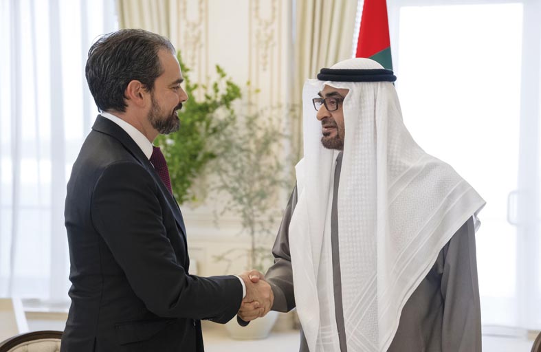 رئيس الدولة يستقبل المشاركين في آيسنار أبوظبي 2024 