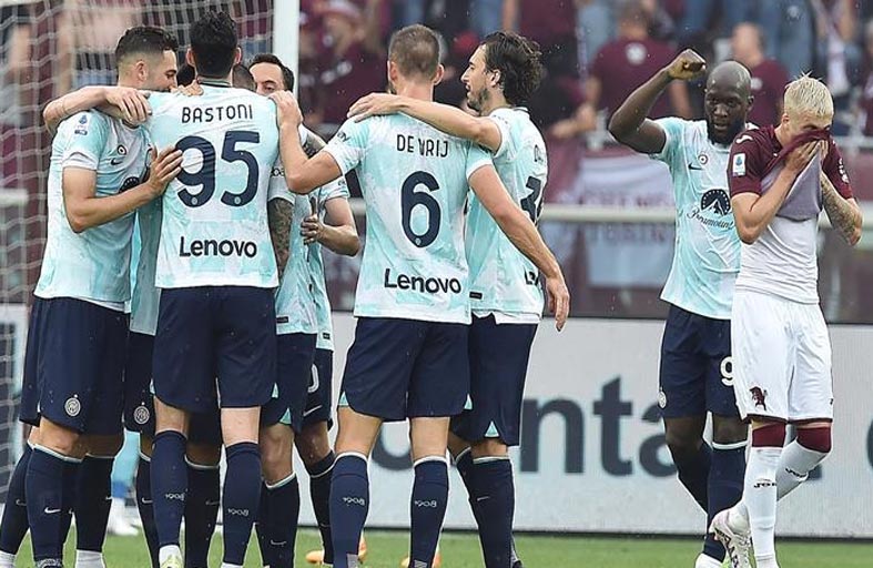 إنتر يتحضر لموقعة إسطنبول بفوز على تورينو 