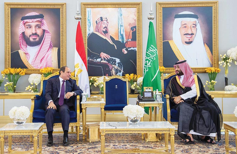 السيسي في السعودية للتشاور بشأن الأزمات الإقليمية والدولية