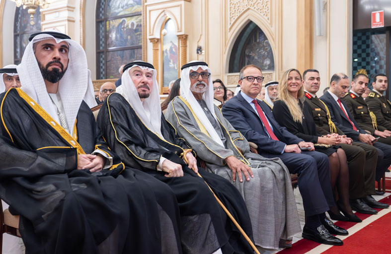 نهيان بن مبارك يحضر احتفالات عيد الميلاد المجيد في الكنيسة القبطية الأرثوذكسية بأبوظبي 