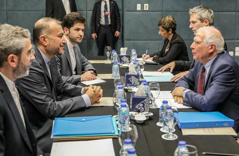 وزير خارجية إيران التقى نظيره الأوروبي في الأردن 