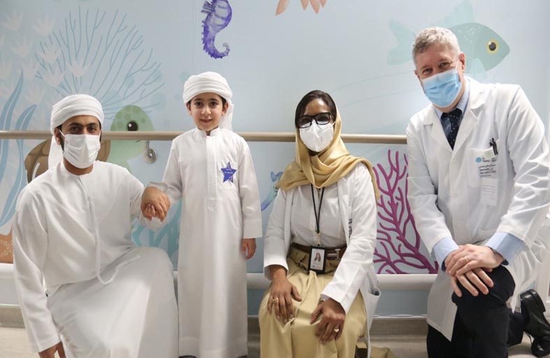 «تحقيق أمنية» تدخل بهجة العيد في قلوب الأطفال المرضى