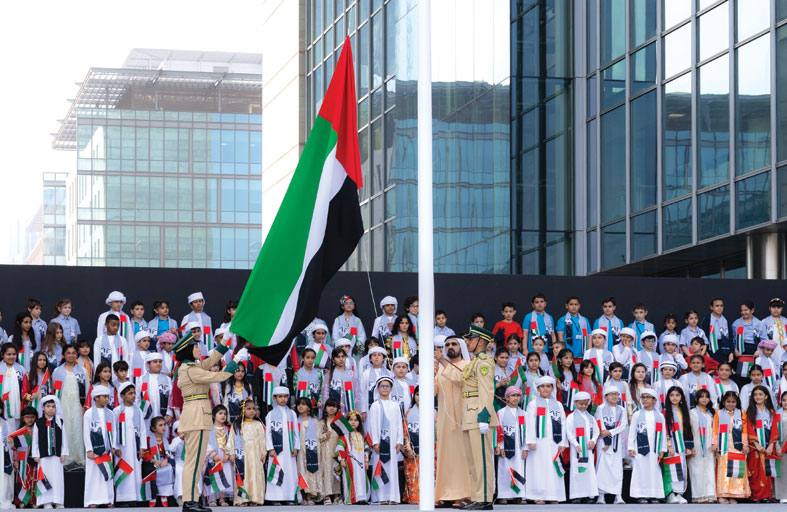 محمد بن راشد: بقيادة محمد بن زايد وتلاحم شعب آمن بأن قوته أساسها وحدته سيبقى عَلَم الإمارات عنواناً للخير والرفعة والنماء 