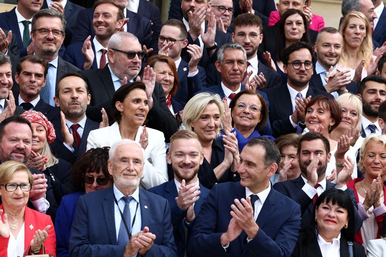 نواب التجمع الوطني يدخلون الجمعية الوطنية بعد النكسة الانتخابية 