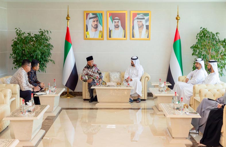سفير إندونيسيا يطلع على مبادرات مؤسسة حمدان بن راشد آل مكتوم الطبية