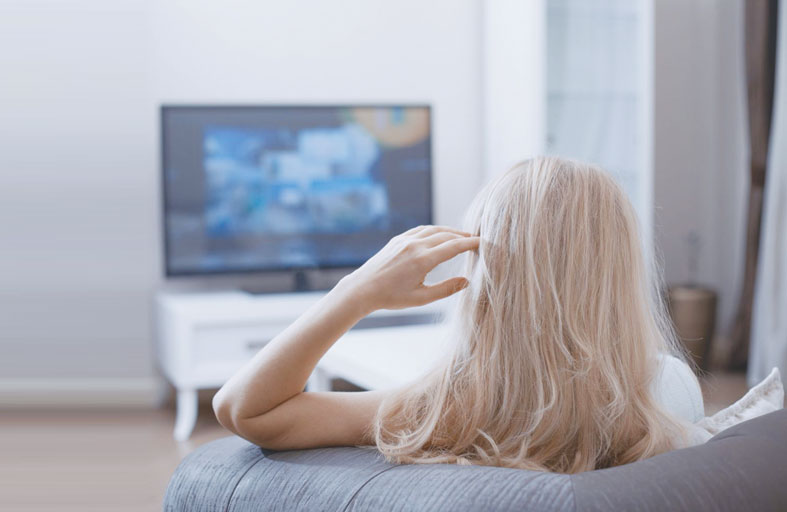 دراسة تربط مشاهدة التلفاز بمخاطر الخرف!