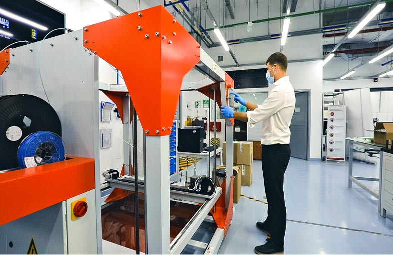 باحثون من جامعة خليفة يطورون كمامات طبية بديلا محتمل لـ إن - 95 