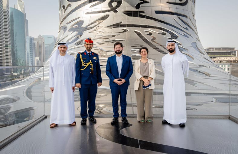 رئيس تشيلي يزور متحف المستقبل 