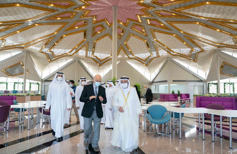 سلطان القاسمي يفتتح مباني منتدى الطلاب والطالبات بجامعة الشارقة