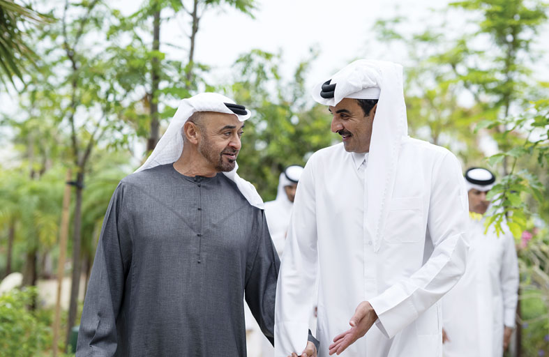 رئيس الدولة وأمير قطر يبحثان التطورات في المنطقة والاعتداءات الإيرانية الإرهابية  