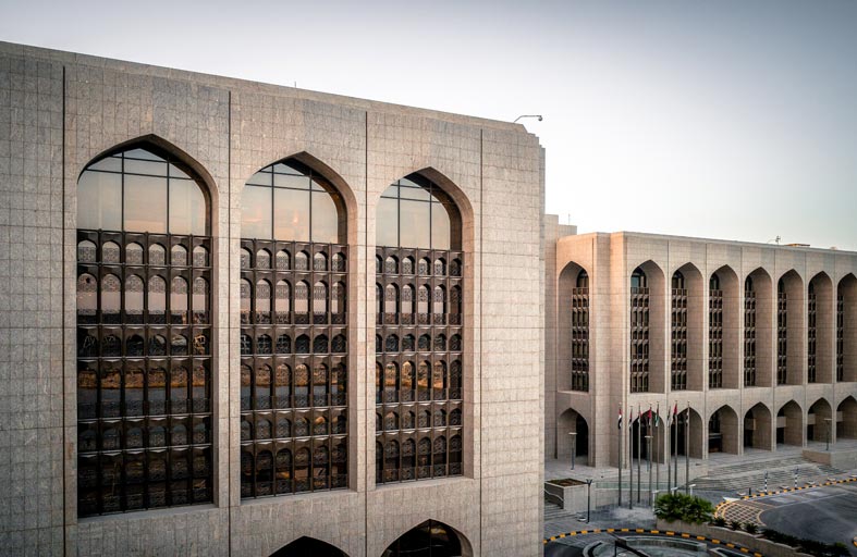 النقد العربي: المركزي الإماراتي طور المنظومة التشريعية والرقابية للقطاع وفقاً لأفضل المعايير