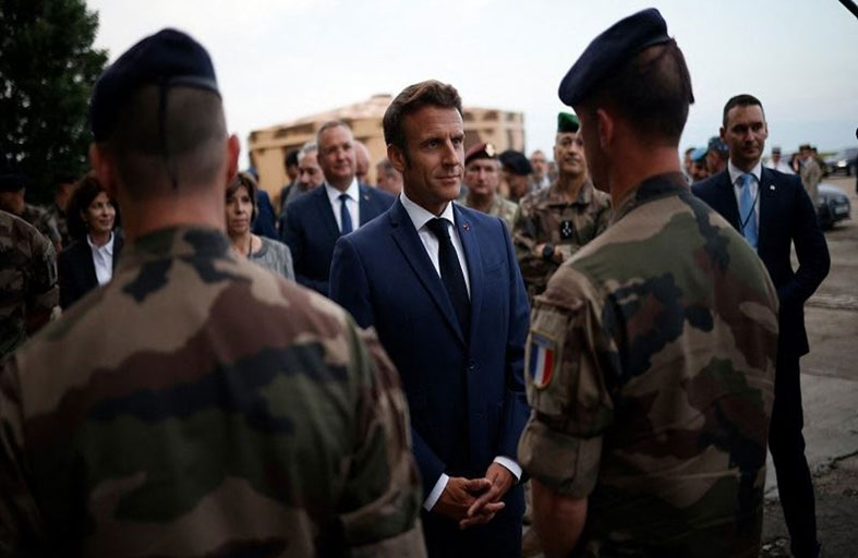 هل تستعيض فرنسا عن وجودها  في أفريقيا بطموح جديد بشرقي أوروبا ؟ 