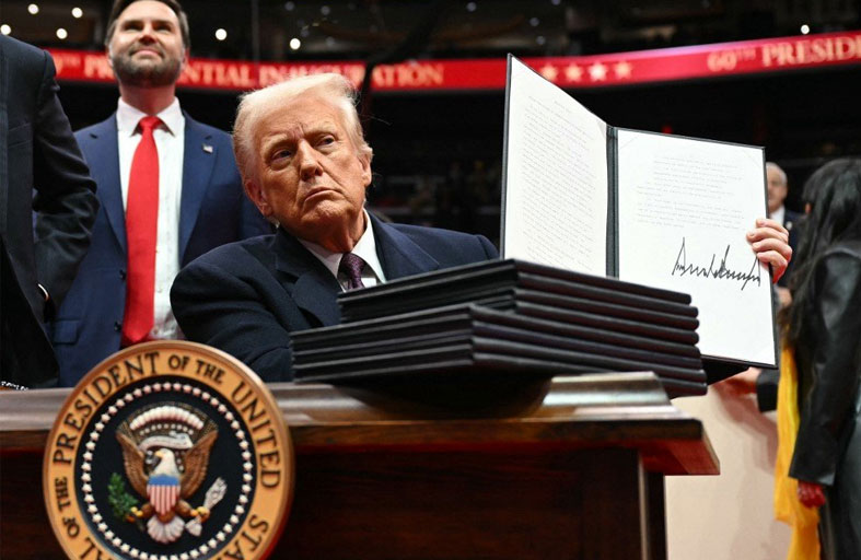 قاض فدرالي يعلق قرار ترامب إلغاء حق نيل الجنسية بالولادة 