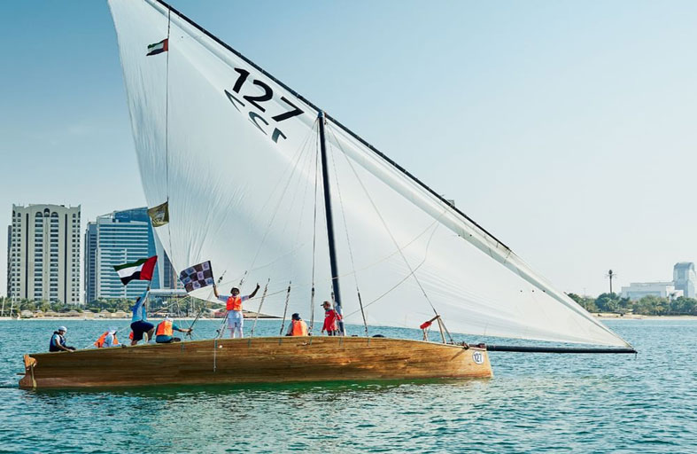 «الوصف 127» بطلاً لسباق «عيد الاتحاد» للمحامل الشراعية 43 قدماً