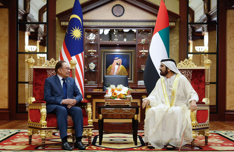 محمد بن راشد يبحث مع رئيس وزراء ماليزيا فرص توسيع الشراكة الاستراتيجية بين الجانبين  
