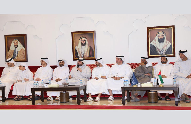 شرطة أبوظبي تشارك في جلسة رمضانية حول القيادة في الأجواء المتقلبة ضمن حملة «مجتمعنا جاهز»  