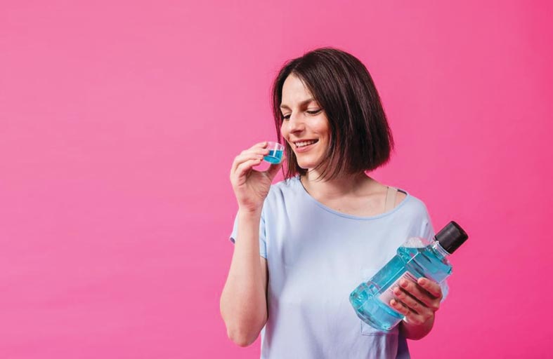 مضار غسول الفم وفوائده