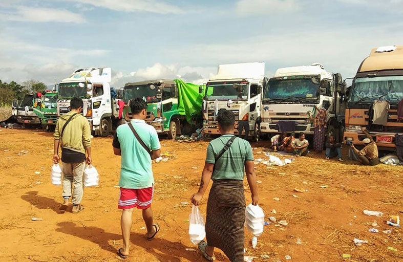 مجموعة مسلحة في بورما تسيطر على منفذ حدودي مع الصين 