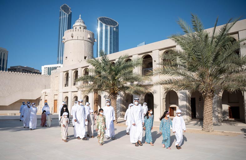 خالد بن محمد بن زايد يزور مهرجان الحصن