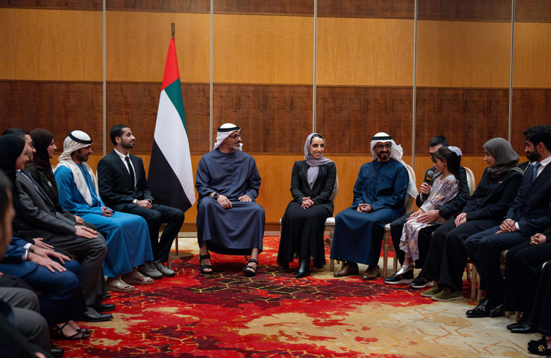 ولي عهد أبوظبي يلتقي عدداً من الطلبة الإماراتيين المبتعثين 