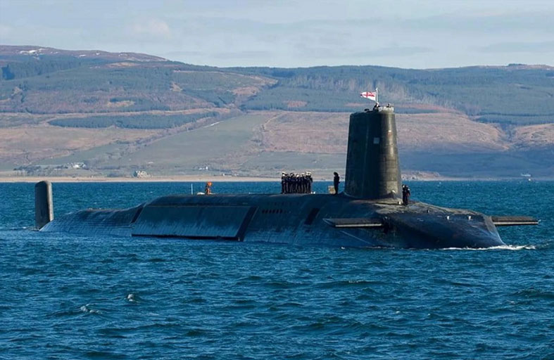 البحرية البريطانية ترصد إبحار غواصة روسية في القناة 