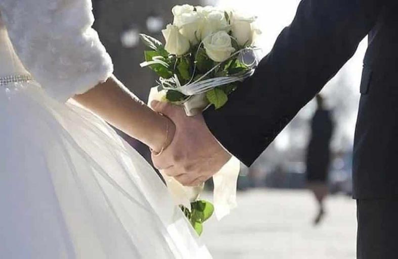 يدفن جدة عروسه بثوب الزفاف بالخطأ