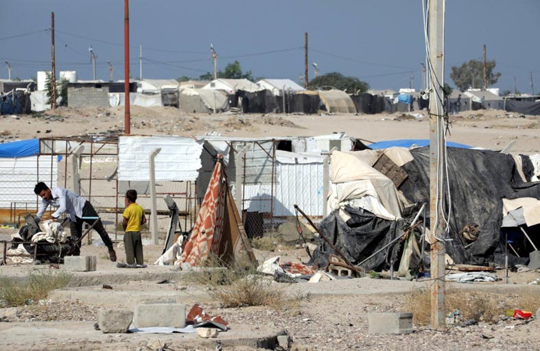 بإغلاق المخيمات والعودة الطوعية.. العراق يحلحل أزمة النازحين