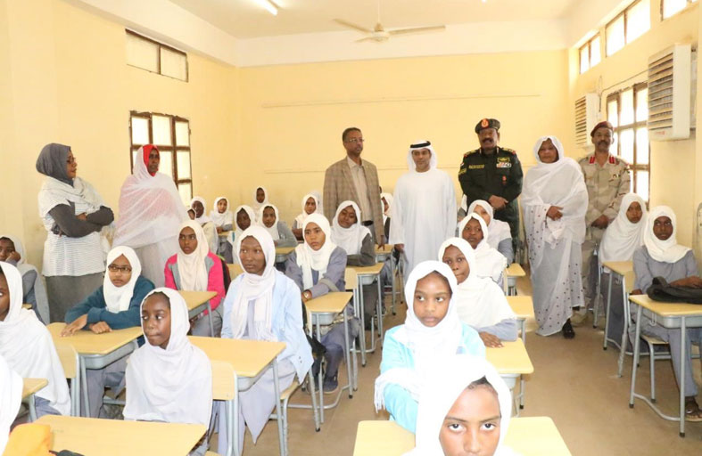 أبوظبي للتنمية يورد الدفعة الثانية من المستلزمات التعليمية للسودان 