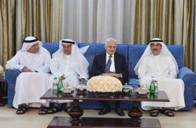 حاكم أم القيوين يستقبل المهنئين بالشهر الفضيل