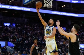 كوري يستعرض بعد العودة .. و45 نقطة للناشئ فلاغ أمام ليكرز 