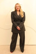 الممثلة الأمريكية إليزابيث موس لدى حضورها فعاليات اليوم الصحفي لشركة آبل تي في في سانتا مونيكا، كاليفورنيا. ا ف ب 