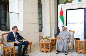 منصور بن زايد يبحث مع السفير اللبناني العلاقات بين البلدين 