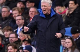 مدرب إيفرتون ينتقد الحكام بسبب البطاقة الصفراء