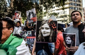 بايدن يؤكد تضامنه مع «الإيرانيات الشجاعات» 