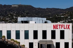 إيرادات نتفليكس تتخطى التوقعات مع بلوغ مشتركيها 325 مليونا