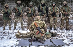 أوكرانيا تستخدم المسيّرات لصد الروس مع نقص الذخيرة