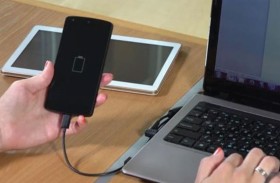 شحن الهاتف من الكمبيوتر قد يضر بالبطارية