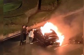 احتراق سائق داخل سيارة حبسته أنظمتها الذكية
