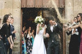 أصل تقليد رش الملح.. مفارقات بين الشرق والغرب