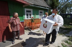 رئيس بيلاروس يواجه منافسة غير متوقعة في الانتخابات 