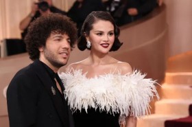 لماذا بكت سيلينا غوميز قبل زفافها؟ بيني بلانكو يكشف 