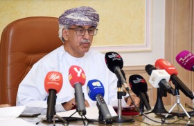 وزير الصحة العُماني يحذر من استمرار انتشار كورونا في السلطنة