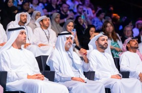 نهيان بن مبارك يشهد «لقاء من الفضاء» مع سلطان النيادي بمتحف اللوفر أبوظبي