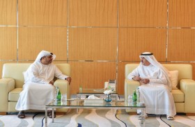 حاكم أم القيوين يطلع على برامج واستراتيجية وزارة العدل المستقبلية